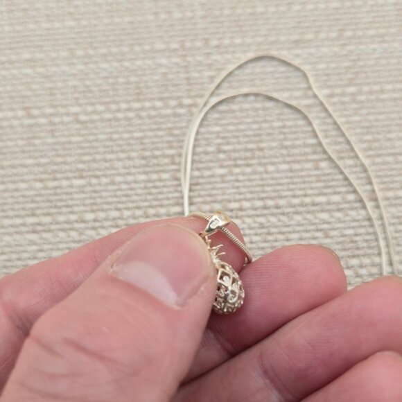 18 Inch Sterling Silver Small Pineapple Fruit Pendant Necklace A4753 - Picture 4 of 7